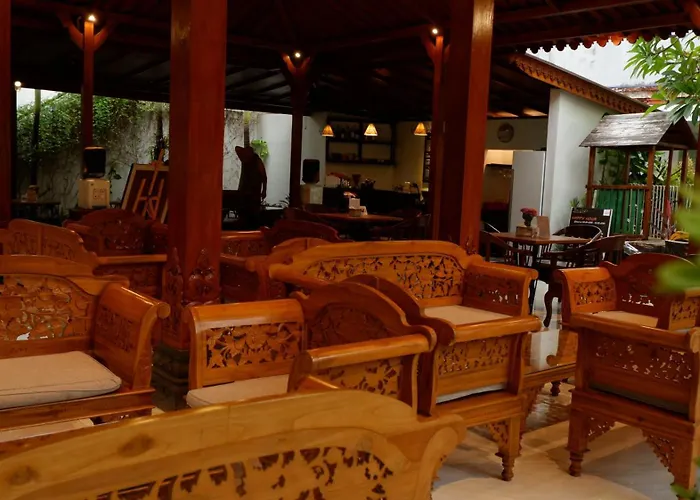 Hotel Swastika 3*